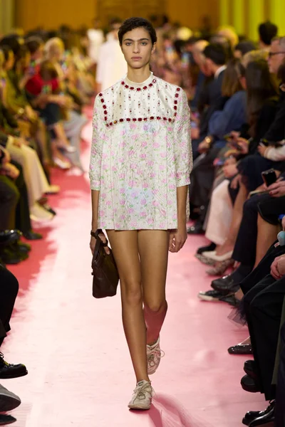 Look 54